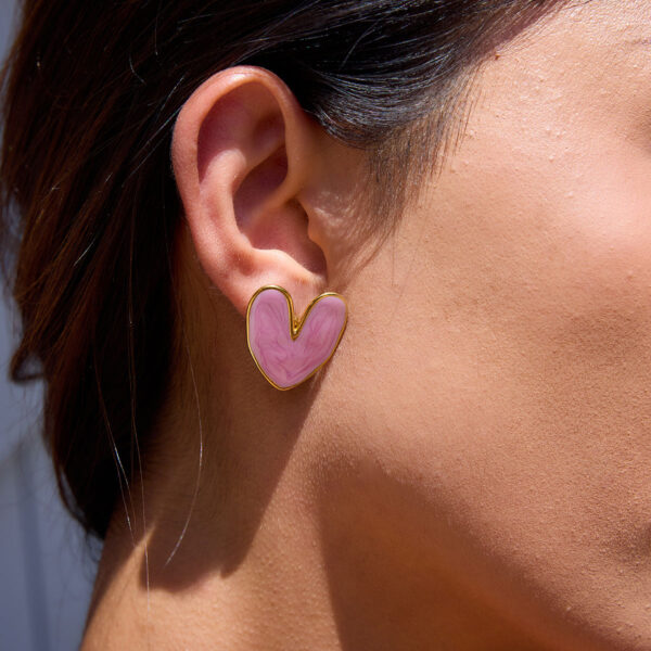 pink heart stud earrings