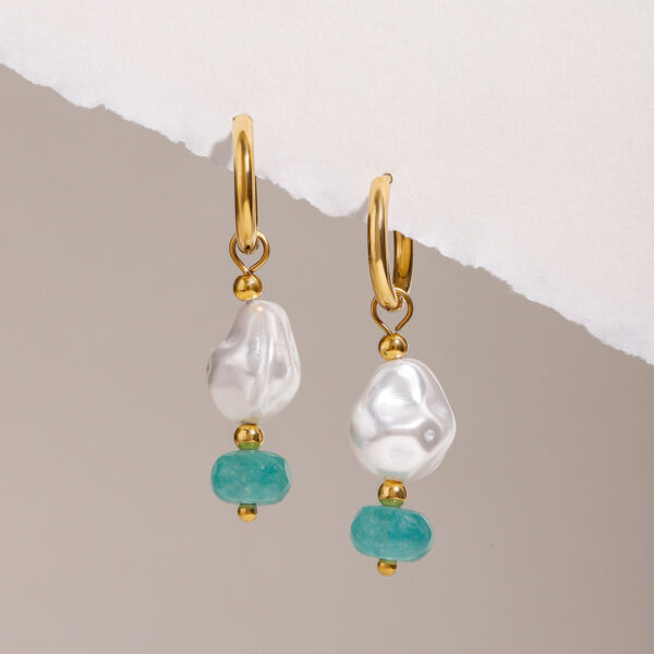 pearl & green stone earrings – elegant
