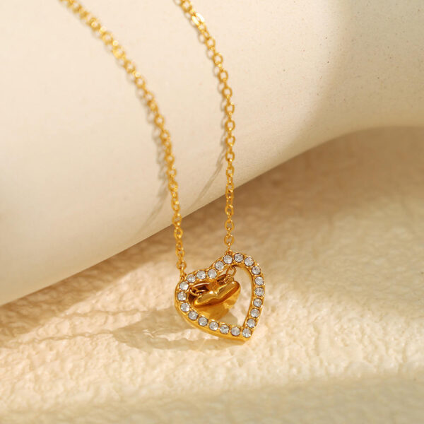white zircon hollow heart pendant necklace